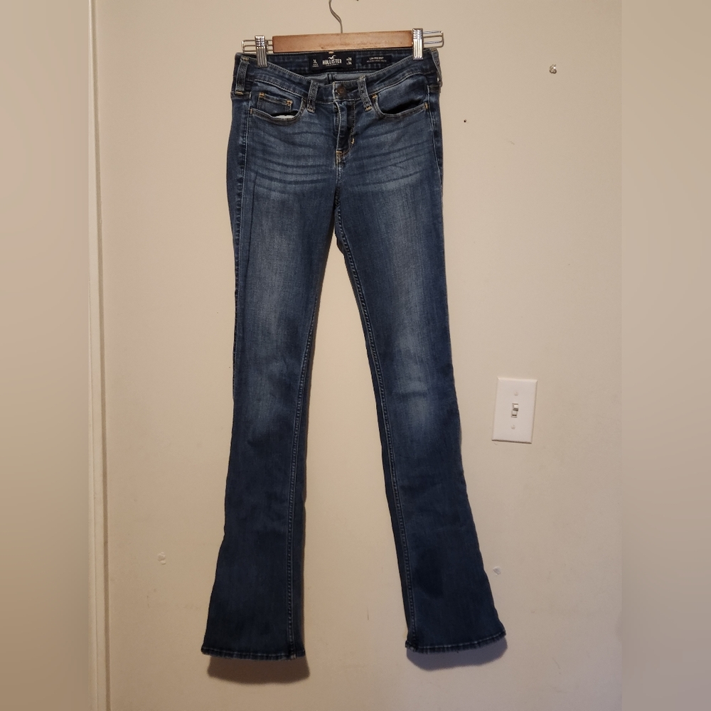 Low rise boot jeans